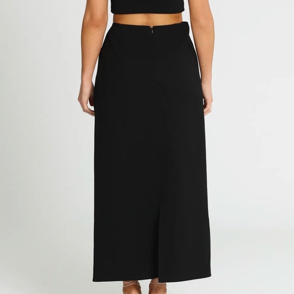 Paris Georgia Franca Cutout Crepe Fitted Skirt - Picture 3 of 7